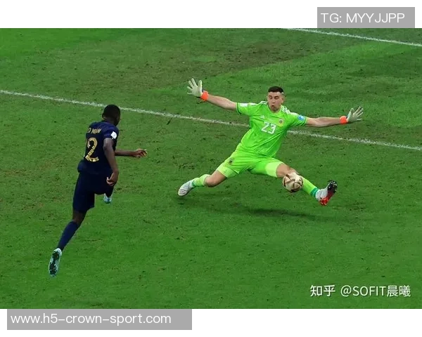 意媒报道肇事门将马丁内斯正在接受检查情绪仍然震惊不已